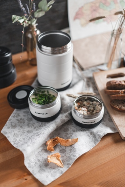 Термос для еды с тремя контейнерами вакуумный, бытовой, тм «Арктика», 1.3 л, арт. 308-1300 termos_dlya_edy_s_tremya_konteynerami_vakuumnyy_bytovoy_tm_arktika_1_3_l_art_308_1300