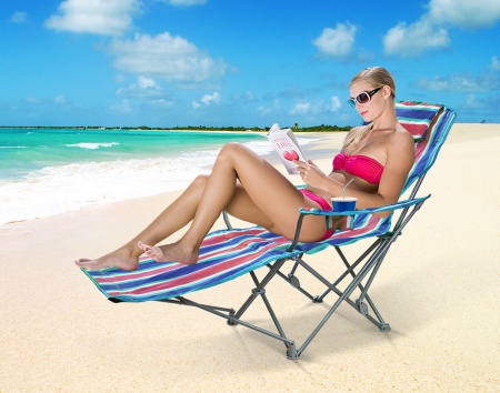 Шезлонг красный в полоску