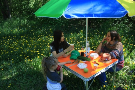 Комплект: стол раскладной + 4 табурета