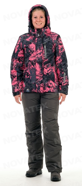 kostyum_gratsiya_taslan_dobbi_fuksiya_payer