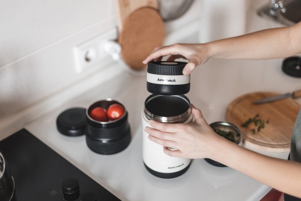 Термос для еды с тремя контейнерами вакуумный, бытовой, тм «Арктика», 1.3 л, арт. 308-1300 termos_dlya_edy_s_tremya_konteynerami_vakuumnyy_bytovoy_tm_arktika_1_3_l_art_308_1300