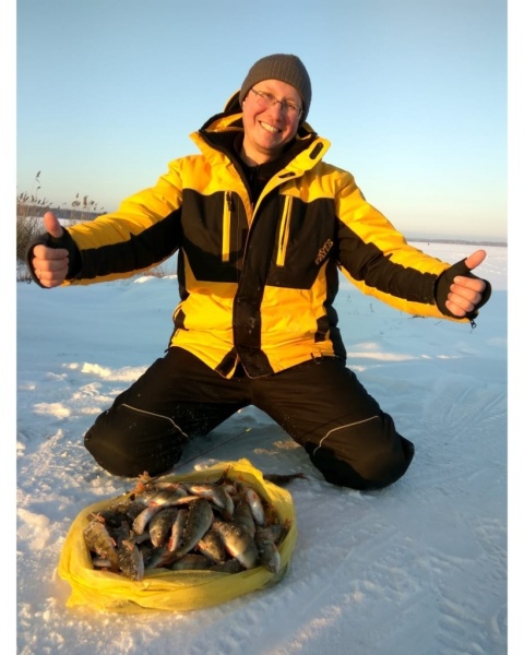 kostyum_kayt_koshachiy_glaz_cherno_zheltyy_payer